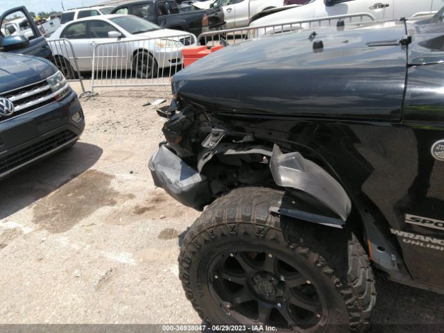 1C4BJWDG5HL733221 Jeep Wrangler Unlimited Sport