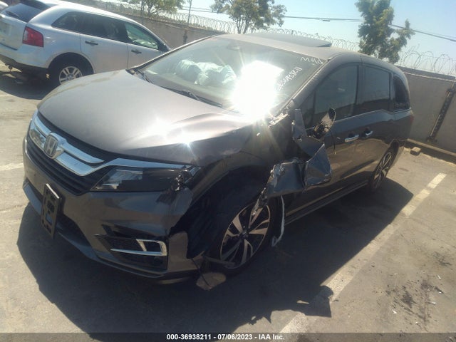 Honda Odyssey Elite 2018 5FNRL6H98JB061698 Image 2