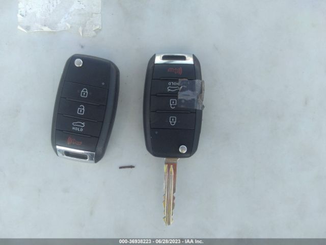 KNAFX4A67G5551732 KIA FORTE LX