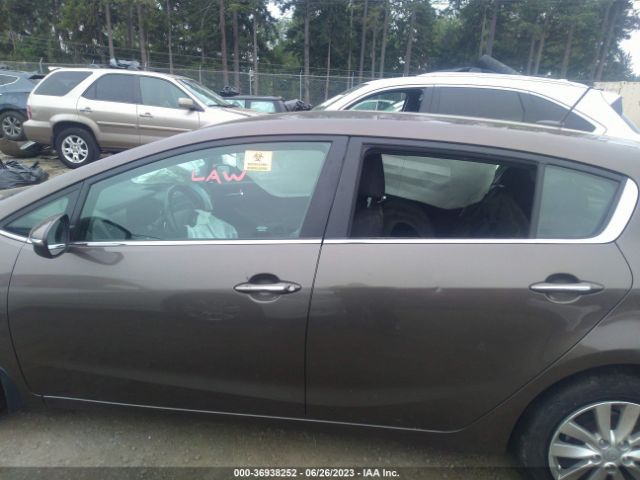 KNAFX5A84F5269313 KIA Forte 5-door Ex