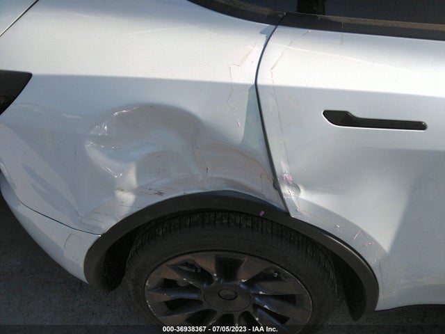 5YJYGDEE9LF056387 Tesla Model Y Long Range