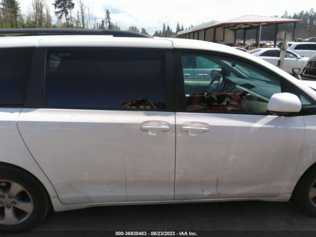 5TDKK3DC4ES502197 Toyota SIENNA LE