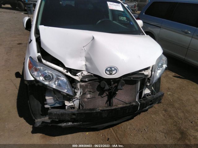5TDKK3DC4ES502197 Toyota SIENNA LE
