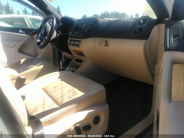 WVGBV3AXXEW042523 Volkswagen Tiguan R-line