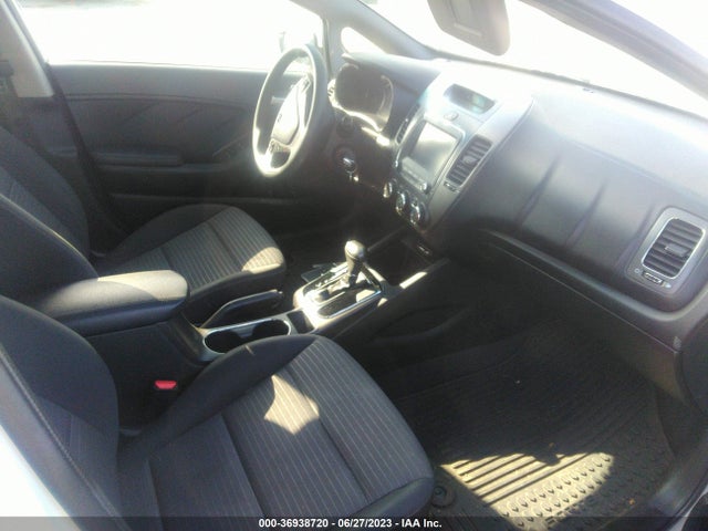 KIA FORTE LX 2018 3KPFL4A76JE247889 Image 10