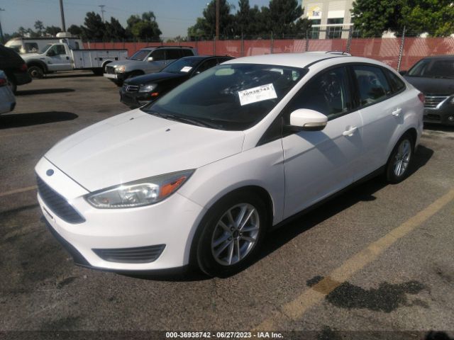 Ford FOCUS SE 2016 1FADP3F25GL272694 Image 2