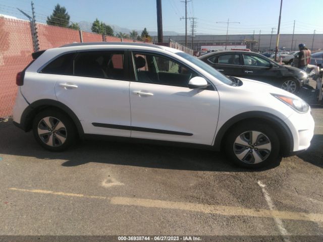KNDCB3LC7K5298132 KIA NIRO LX