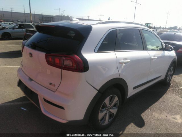 KNDCB3LC7K5298132 KIA NIRO LX