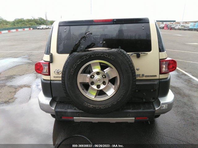 2008 TOYOTA FJ CRUISER VIN: JTEBU11F380102194
