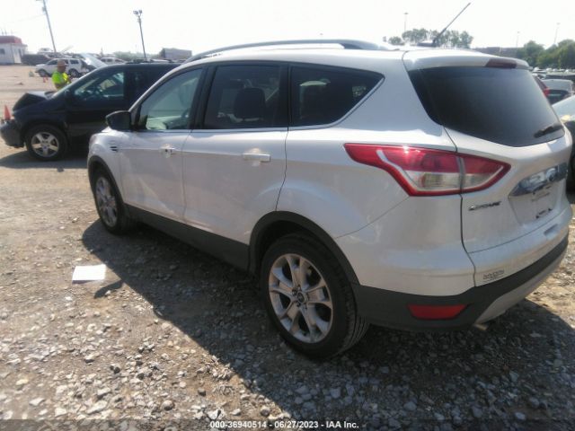 1FMCU0J92GUA39136 Ford Escape Titanium