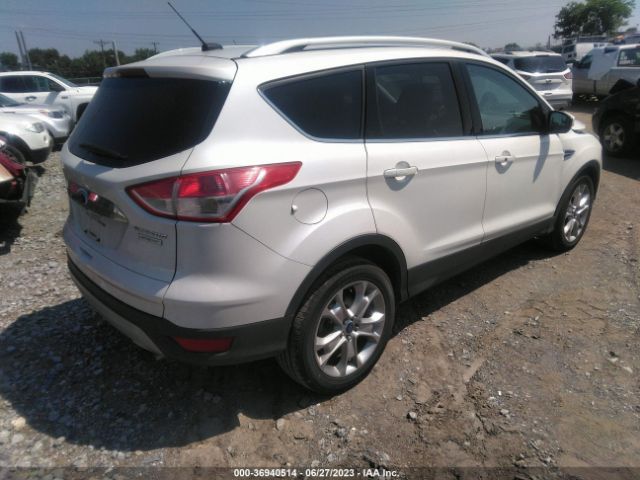 1FMCU0J92GUA39136 Ford Escape Titanium