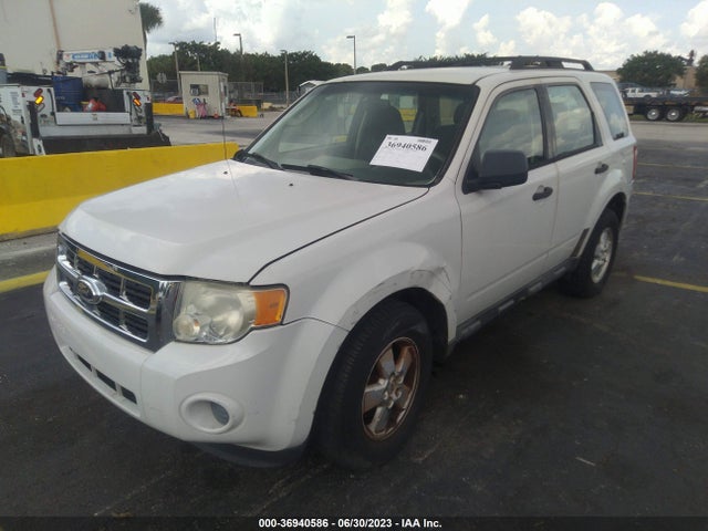 2010 FORD ESCAPE XLS VIN: 1FMCU0C74AKD05027