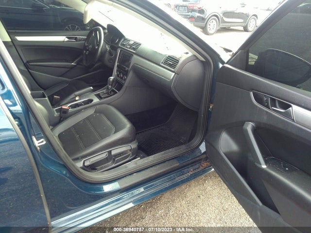 1VWLA7A37KC005285 Volkswagen Passat 2.0t Wolfsburg Edition