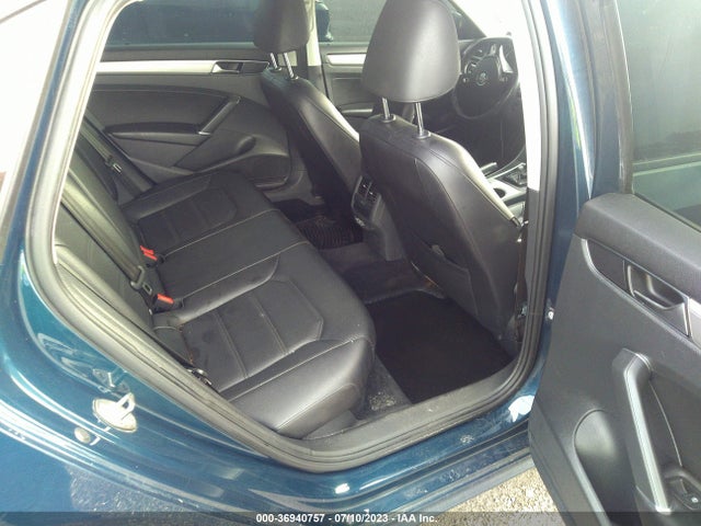 1VWLA7A37KC005285 Volkswagen Passat 2.0t Wolfsburg Edition