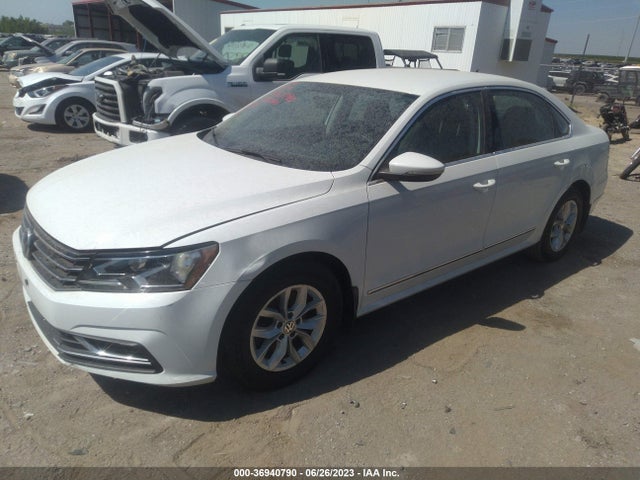 1VWAS7A32GC028758 Volkswagen Passat 1.8t S