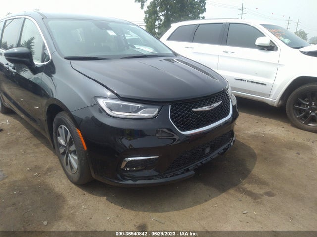 2022 Chrysler Pacifica Hybrid, VIN: 2C4RC1L7XNR120169