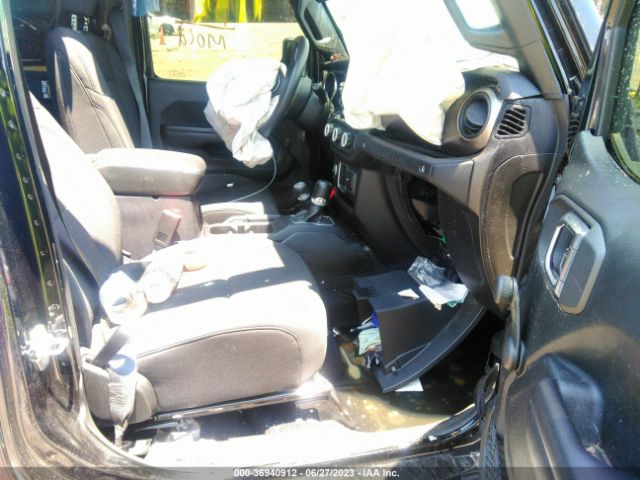 1C4HJXDNXJW198759 Jeep Wrangler Unlimited Sport