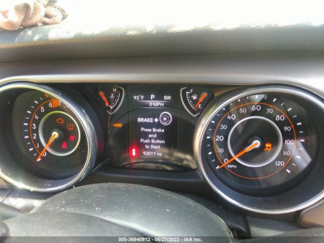 1C4HJXDNXJW198759 Jeep Wrangler Unlimited Sport