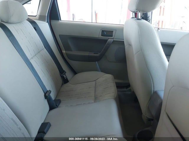 2010 FORD FOCUS SE VIN: 1FAHP3FN0AW228281