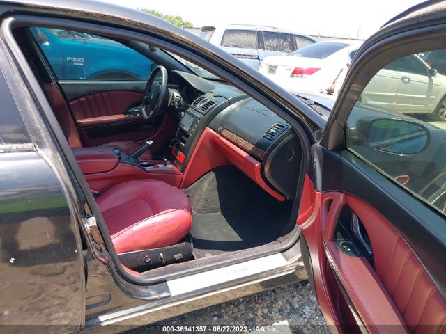 2005 MASERATI QUATTROPOR VIN: ZAMCE39A550018590