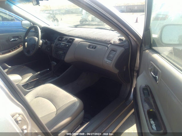 2000 HONDA ACCORD SDN EX W/LEATHER VIN: 1HGCG1651YA047210