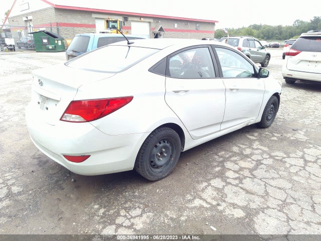 Hyundai ACCENT SE 2017 KMHCT4AE6HU390642 Image 4