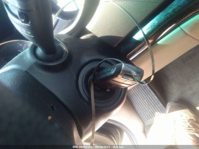 KNDMB5C17G6101072 KIA SEDONA LX