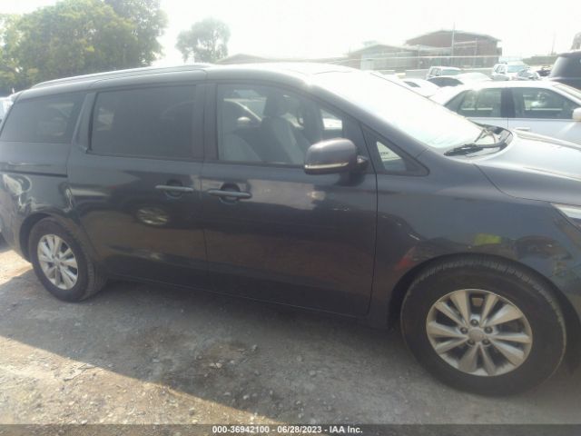 KNDMB5C17G6101072 KIA SEDONA LX