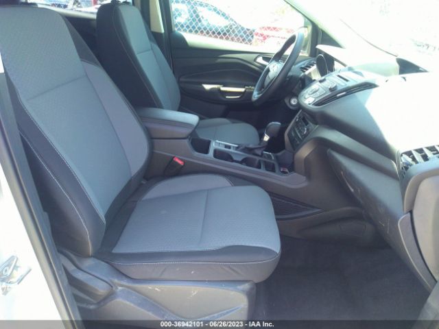1FMCU9GD1HUE39450 Ford ESCAPE SE