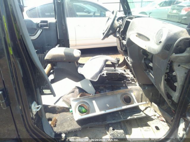 1C4BJWEG5EL119067 Jeep Wrangler Unlimited Sahara