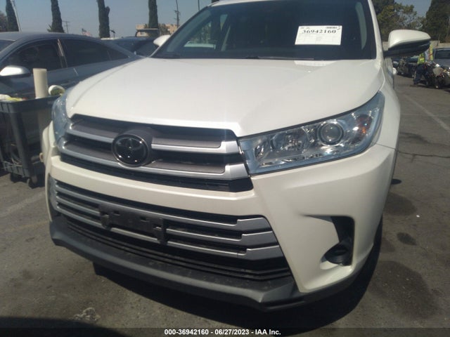 Toyota Highlander Le 2018 5TDZZRFH5JS241646 Image 4