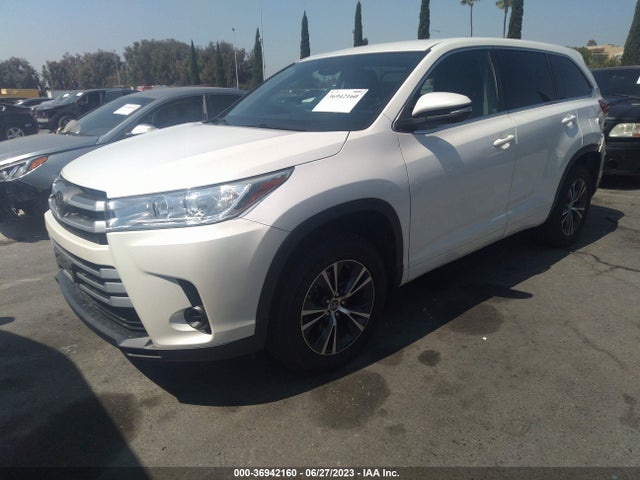 Toyota Highlander Le 2018 5TDZZRFH5JS241646 Image 2