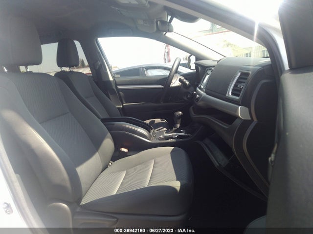 Toyota Highlander Le 2018 5TDZZRFH5JS241646 Image 11