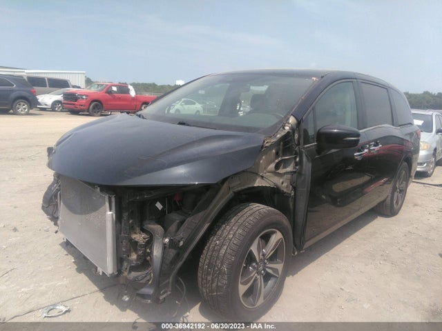 Honda Odyssey Touring 2018 5FNRL6H80JB016293 Image 2