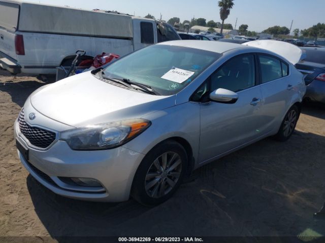 KNAFX4A84F5327883 KIA FORTE EX