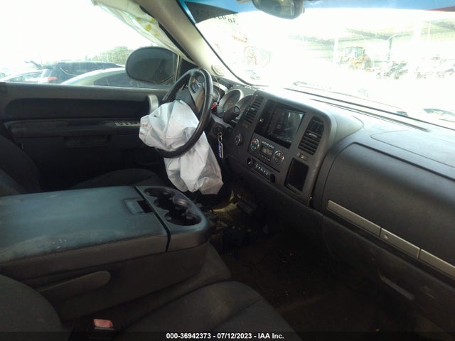 2011 CHEVROLET SILVERADO 1500 LT VIN: 3GCPKSE32BG300449