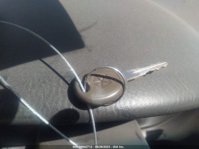 2000 CHRYSLER CONCORDE 2C3HD36J1YH230389 Photo 10