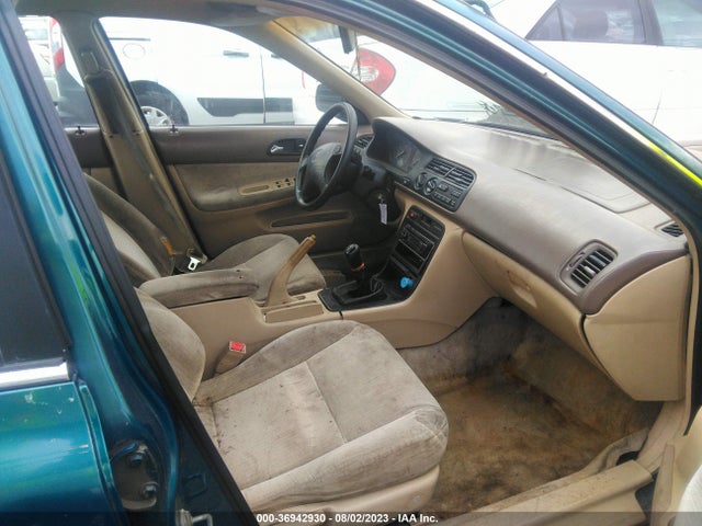 1994 HONDA ACCORD LX/EX VIN: 1HGCD5539RA079372