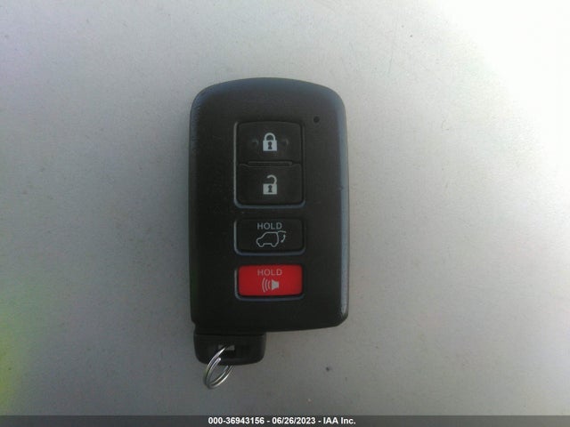 Toyota Rav4 Xle 2018 JTMRFREV1JD240215 Image 3