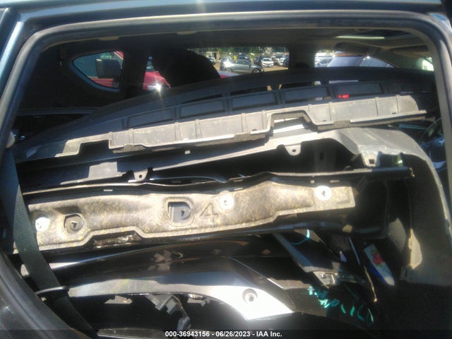 Toyota Rav4 Xle 2018 JTMRFREV1JD240215 Image 4