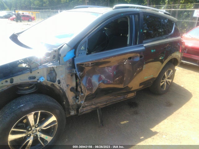 Toyota Rav4 Xle 2018 JTMRFREV1JD240215 Image 13