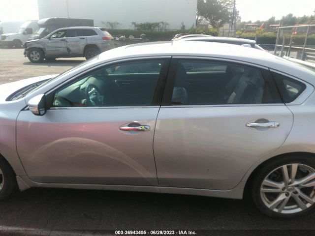 1N4BL3AP2HC260137 Nissan Altima 3.5 Sl