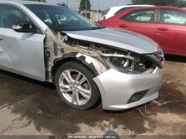 1N4BL3AP2HC260137 Nissan Altima 3.5 Sl