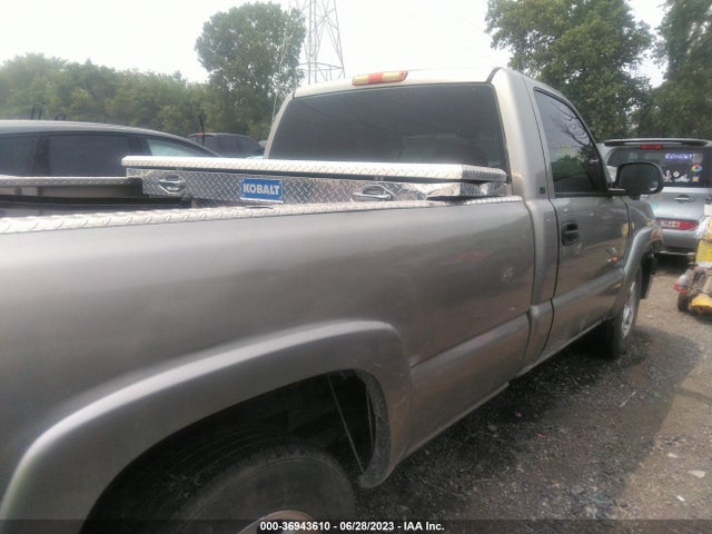 2002 CHEVROLET SILVERADO 1500 LS VIN: 1GCEK14T52E140545