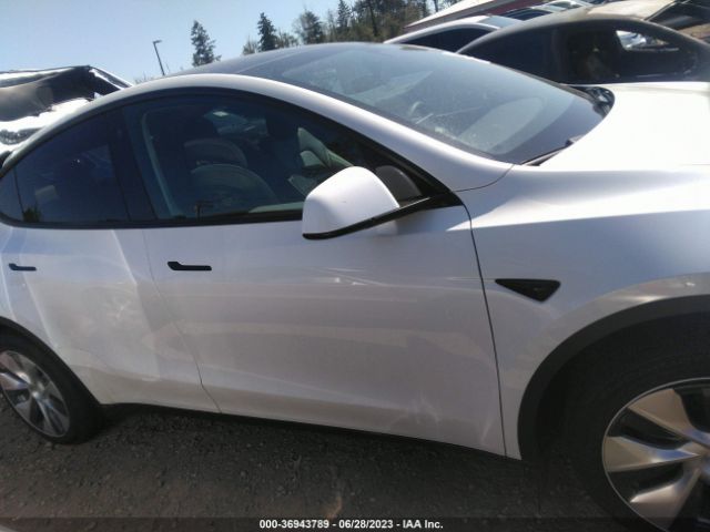 7SAYGAEE6PF738327 Tesla Model Y Long Range