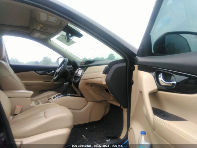 5N1AT2MVXHC831556 Nissan Rogue Sl