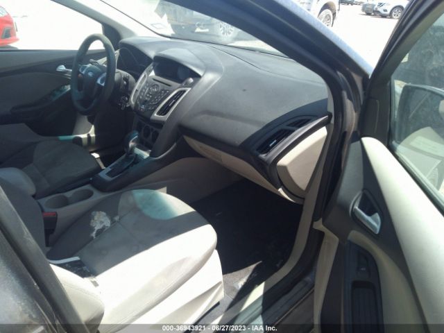 1FADP3K22EL316797 Ford FOCUS SE