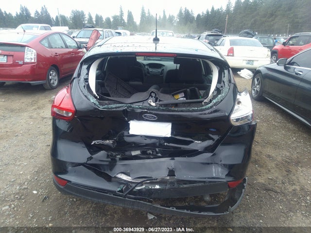 Ford FOCUS SE 2017 1FADP3K26HL263879 Image 16