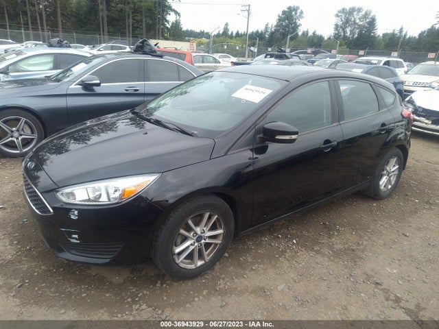 Ford FOCUS SE 2017 1FADP3K26HL263879 Image 2