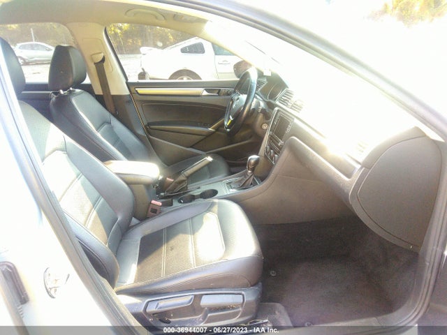 1VWAA7A39JC034163 Volkswagen Passat 2.0t S/r-line